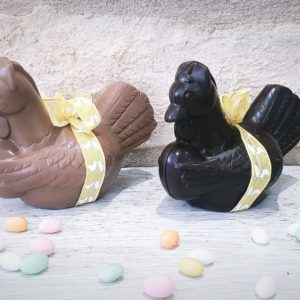 Poule N° 4 en Noir, Lait et Blanc