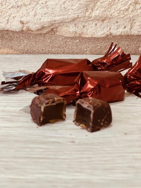 https://dragees-chocolats-benier.fr/wp-content/uploads/2020/10/pate-de-fruit-enrobee-chocolat-noir.jpg