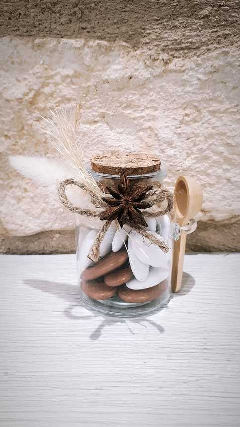 Pot en verre avec cuillère en bois - Dragées Chocolats Benier