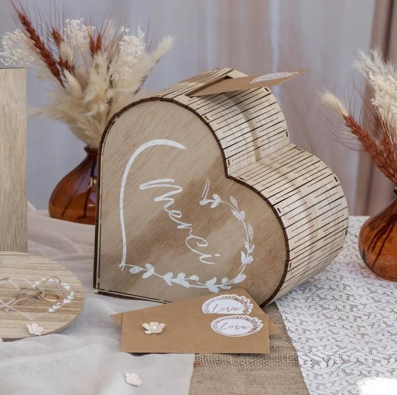 urne en bois forme coeur